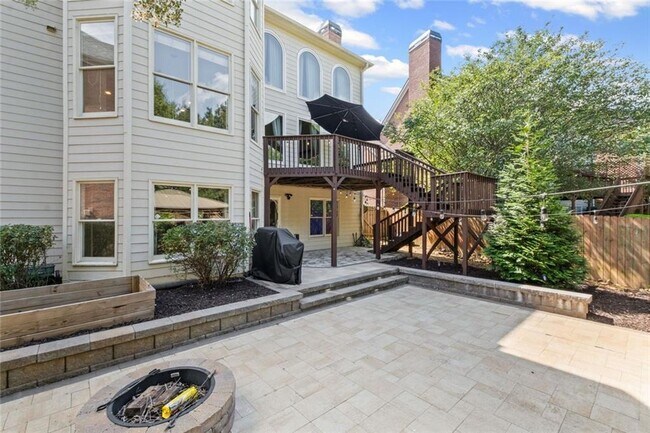 Building Photo - 12857 Waterside Dr