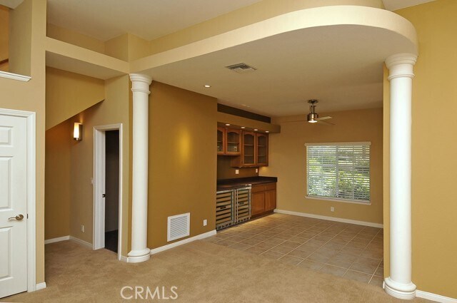 Building Photo - 3055 E Hillcrest Dr