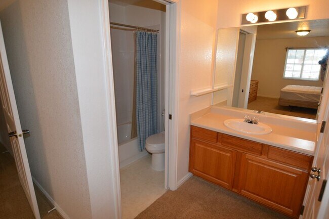 Building Photo - 146 W 1230 N