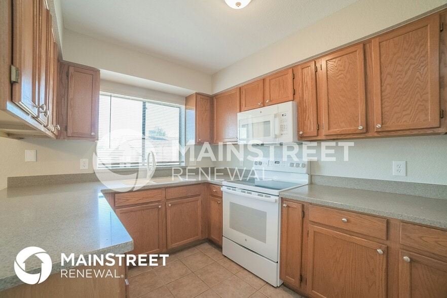 Building Photo - 5212 N 73rd Ln
