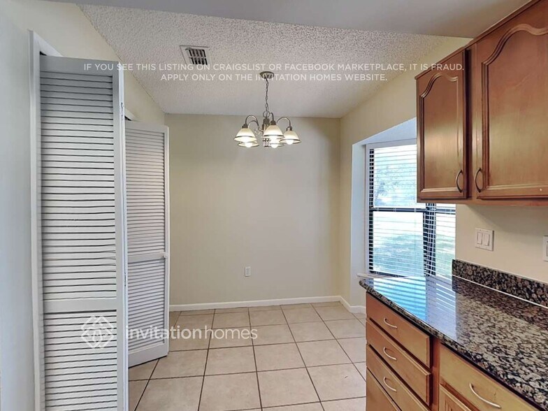 Building Photo - 8201 Helena Dr