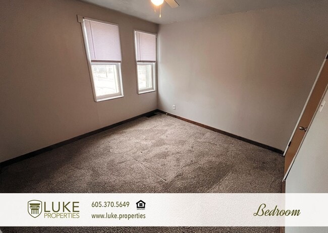 Building Photo - 320 S Dakota St