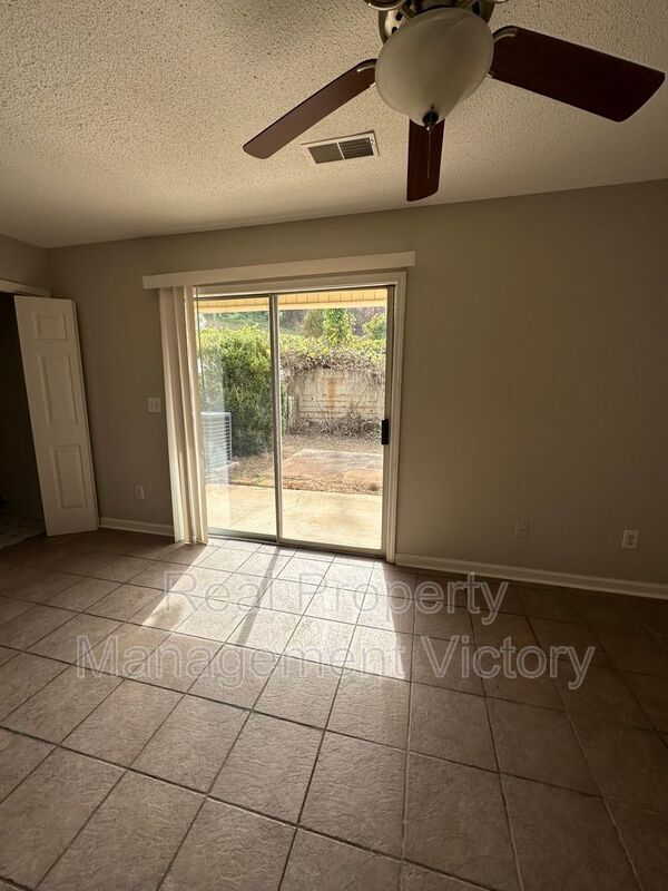 Building Photo - 5040 Cheshire Ct