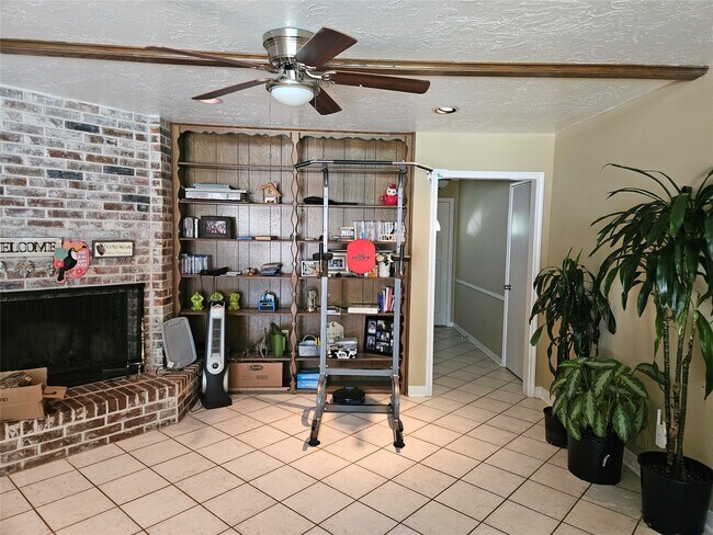 Building Photo - 9231 Stroud Dr