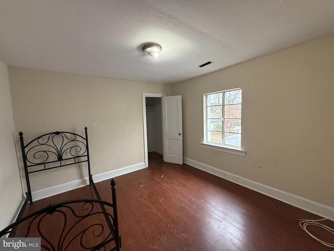 Building Photo - 606 Stuart St