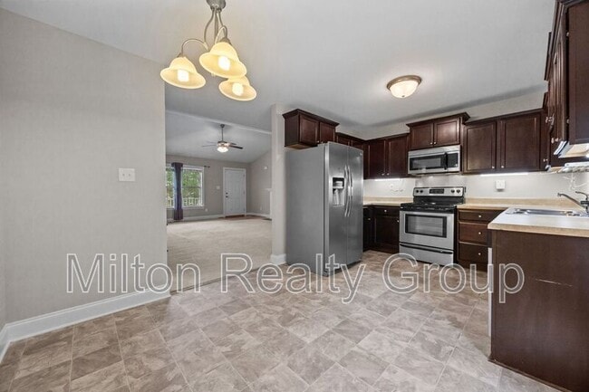 Building Photo - 95 Oxfordshire Dr
