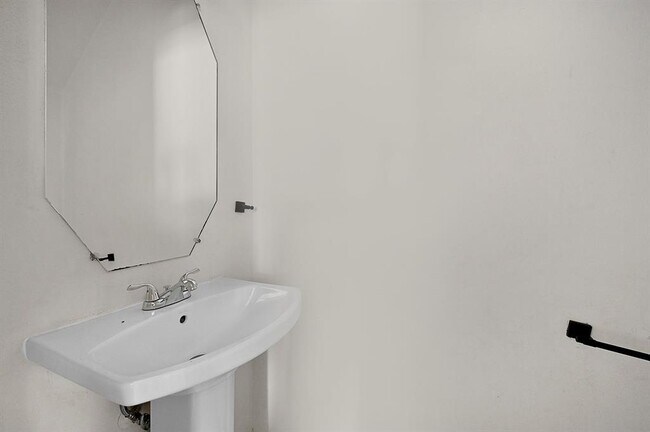 Building Photo - 8803 Peach Oak Crossing