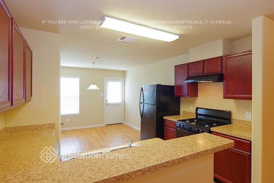 Building Photo - 18811 Dennington Dr