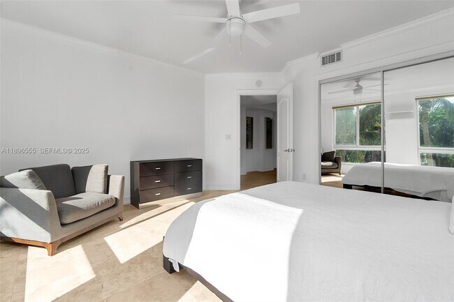 Building Photo - 9 NE 20th Ave