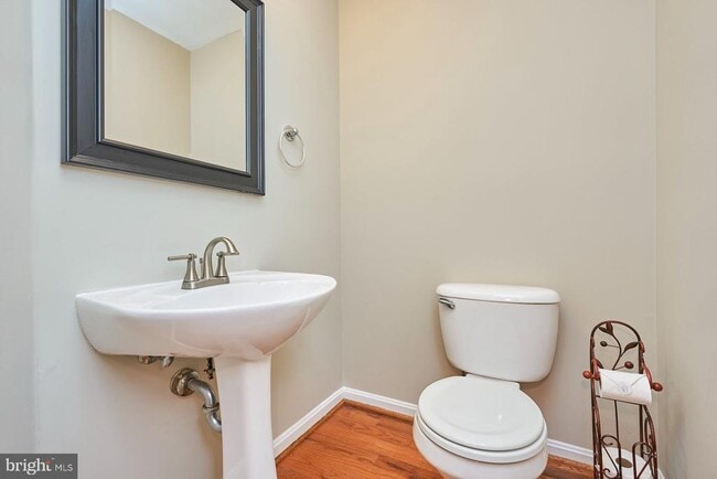 Building Photo - 4100 Fountainside Ln