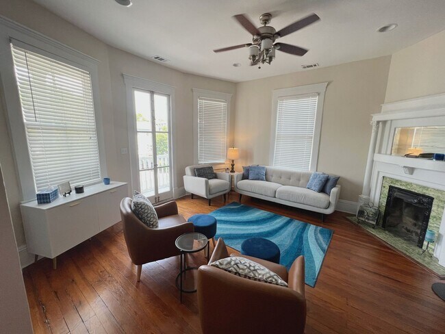 Building Photo - 2 BED | 2 BATH | PRIVATE FRONT AND BACK PORCH | MIDTOWN