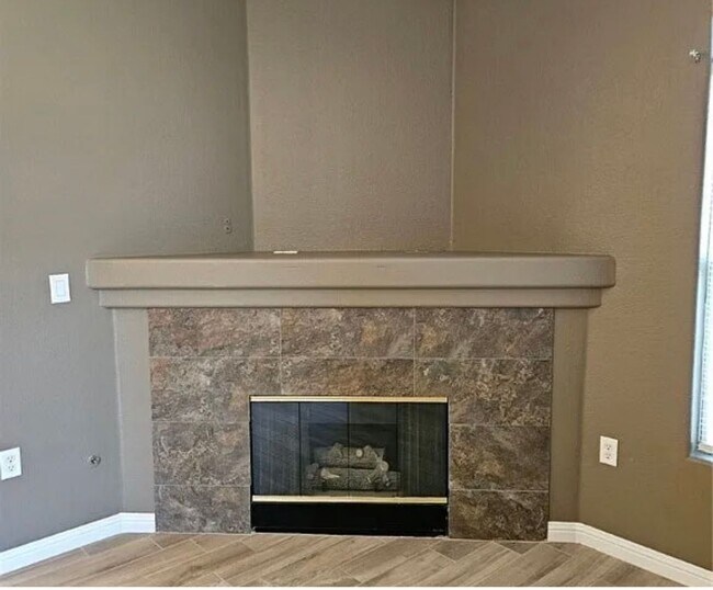 Building Photo - Ground floor condo in Green Valley Ranch area
