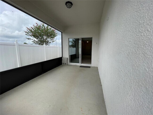 Building Photo - 865 Orchid Grove Blvd