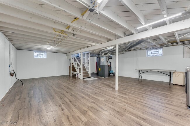 Building Photo - 19205 Pasnow Ave