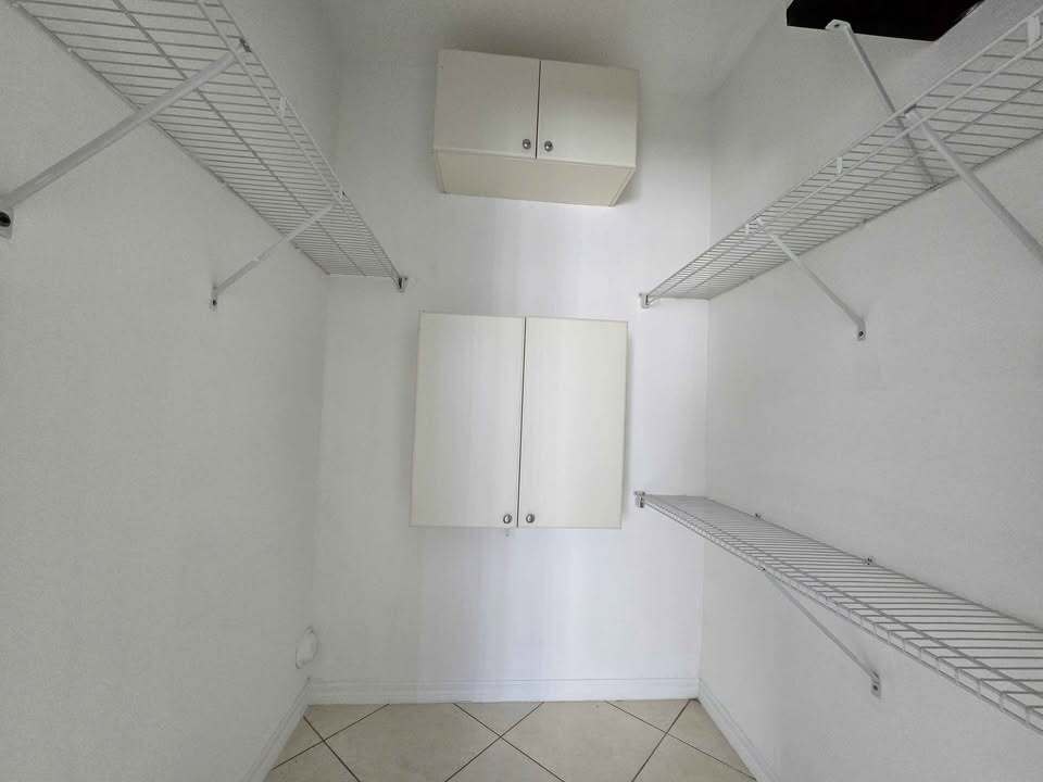 Building Photo - 10924 SW 182nd Ln