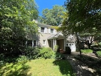 Building Photo - Berkley Stunner