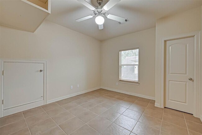 Building Photo - 3450 Pebble Beach Blvd