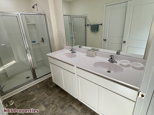 Building Photo - 12020 Spearmint Ln