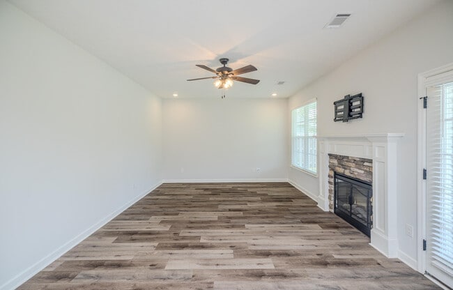 Building Photo - 5270 Copse Dr