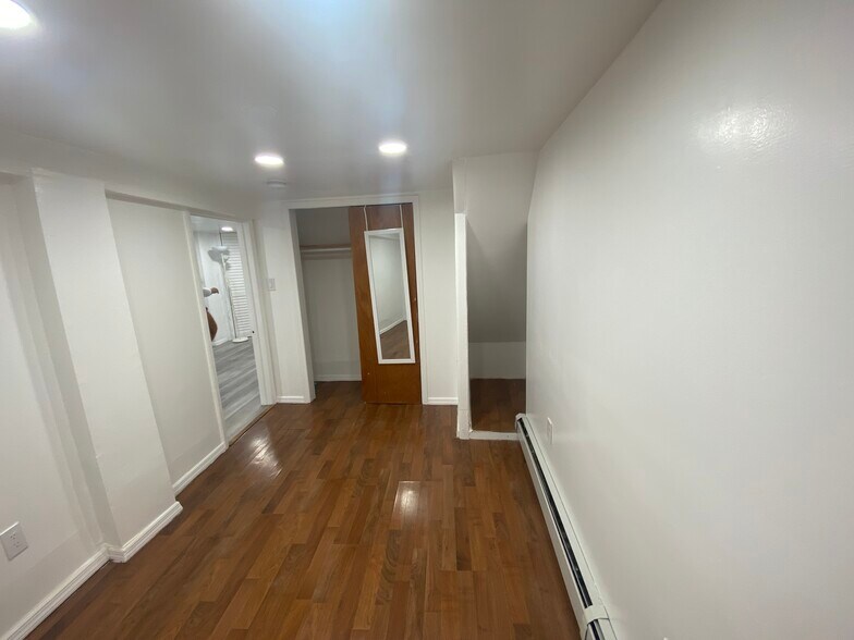 Building Photo - 1108 Paterson Plank Rd