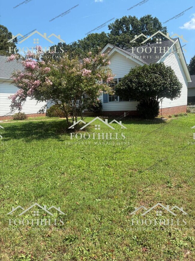 Building Photo - 1003 Ravenswood Dr