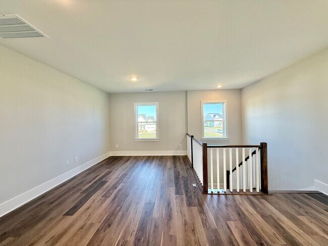 Building Photo - Newly Built 5BD, 4.5BA Knightdale Home wit...