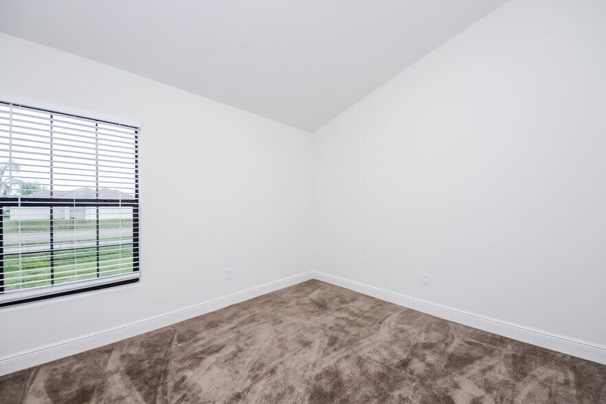 Building Photo - 1000 Mardi Gras Dr