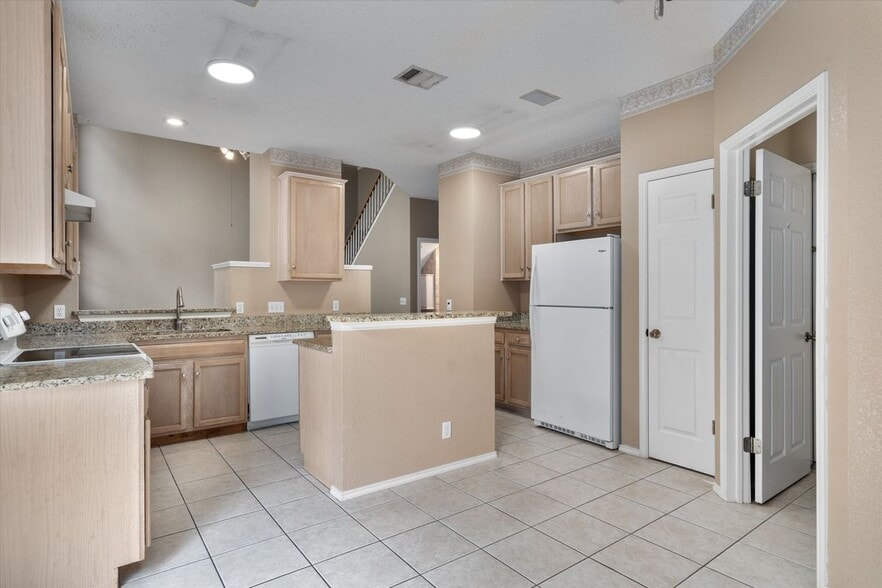 Building Photo - 16303 Ascent Cove