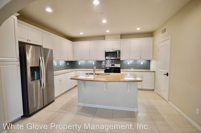 Building Photo - 3 br, 3.5 bath House - 756 South Olive Street
