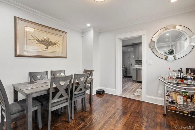 Building Photo - 9 George St