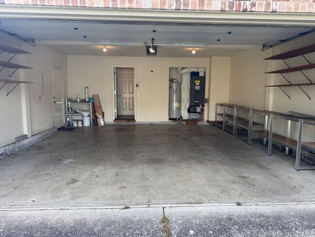 Building Photo - GREAT HOME IN CASCADE PARK. 3 bedrooms, 2 ...