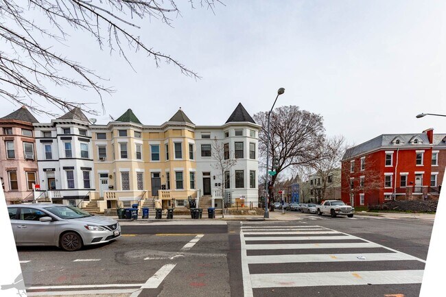 Building Photo - 3001 11th St NW