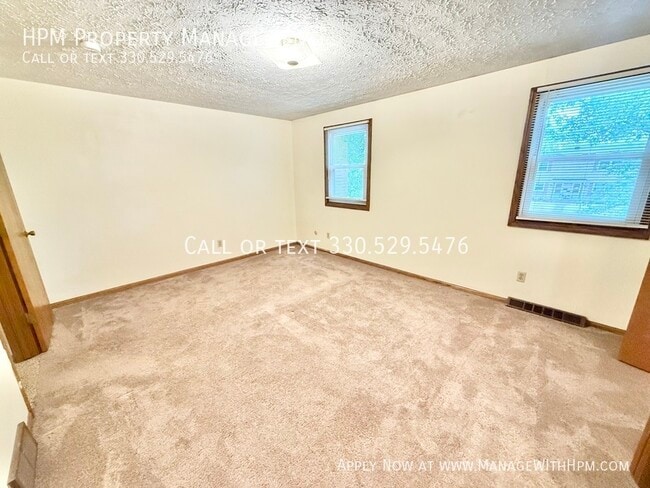 Building Photo - 2379 Ashdale St NW