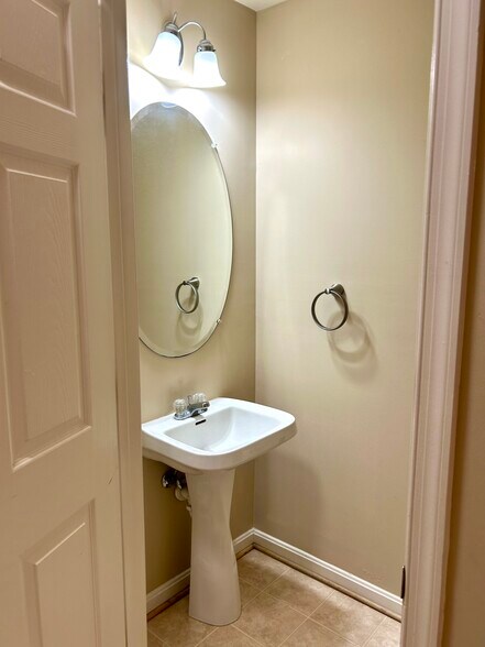Building Photo - 603 Trout Run Ct
