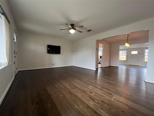 Building Photo - 1428 W 43rd St