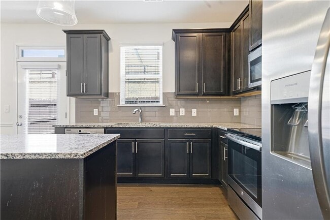 Building Photo - 2730 Kemp Ct