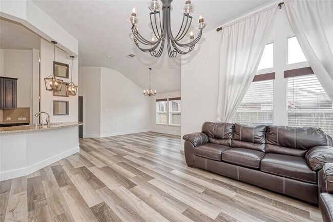 Building Photo - 3618 Hera Dr