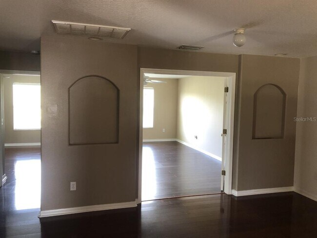 Building Photo - 10515 Coral Key Ave