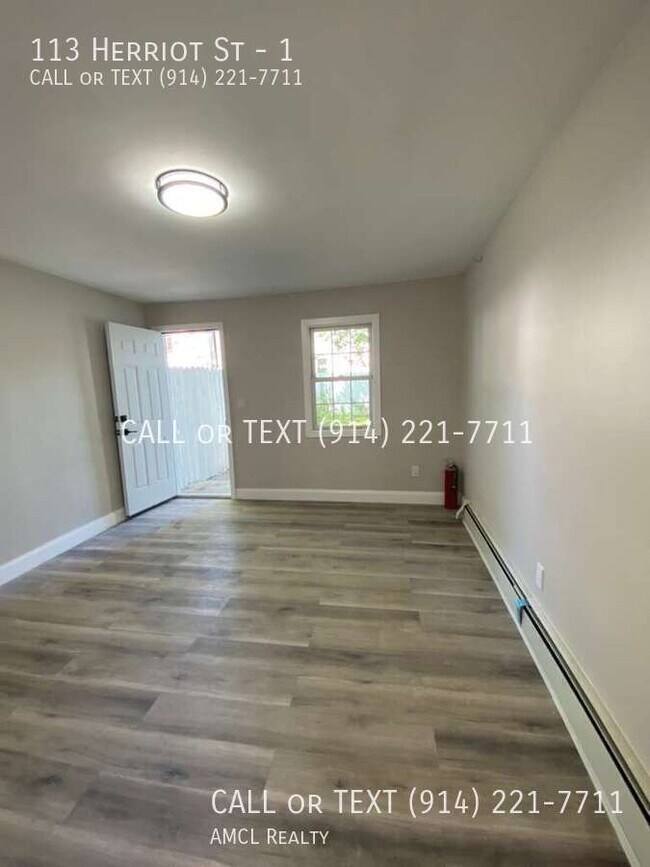 Building Photo - 113 Herriot St