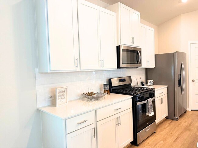 Building Photo - 16246 Parish Pointe Ct