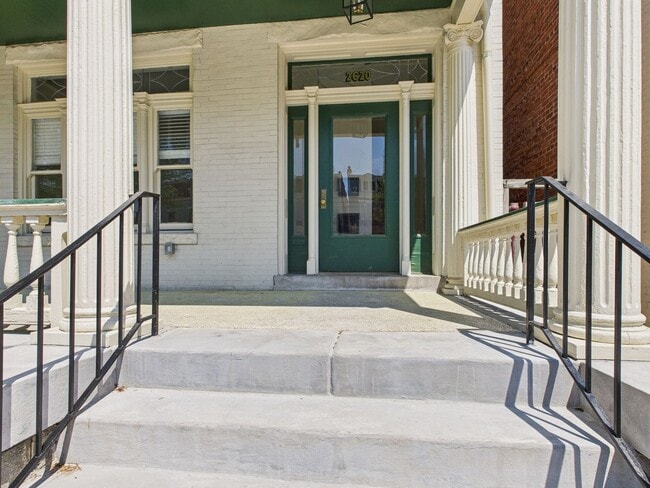 Building Photo - 2620 Hanover Ave