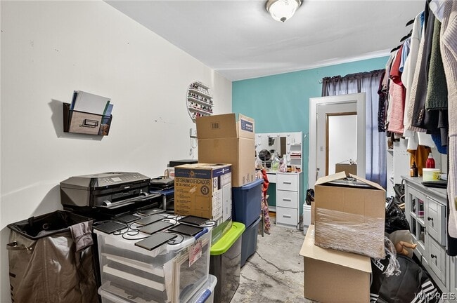 Building Photo - 116 Springville Ave