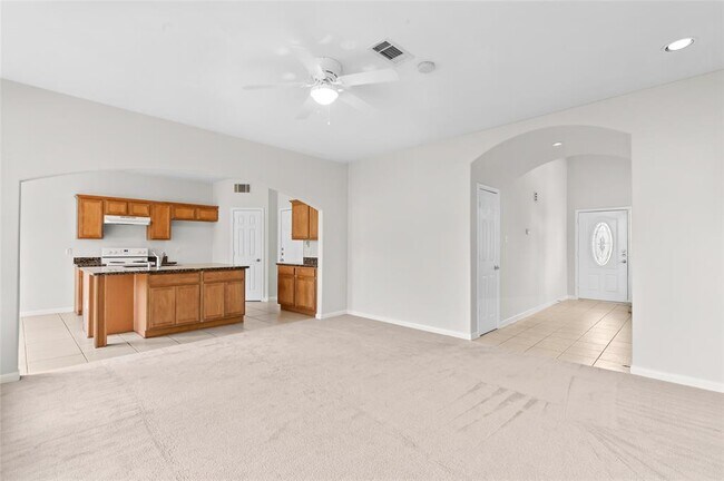 Building Photo - 4444 Victory Dr