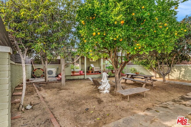 Building Photo - 2014 5th Ave