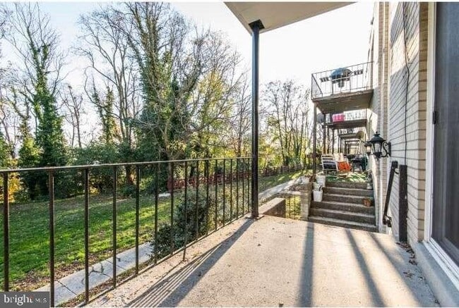 Building Photo - 326 Hermit St