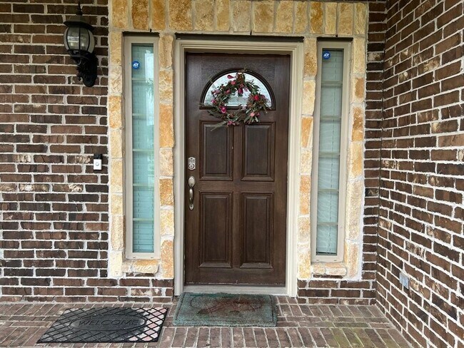 Building Photo - 2203 Oak Rise Dr