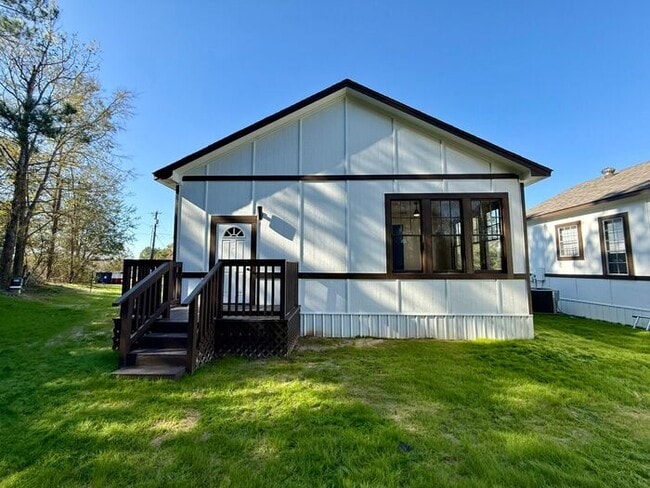 Building Photo - Beautiful 3-Bedroom, 1-Bath Home with Modern Updates!