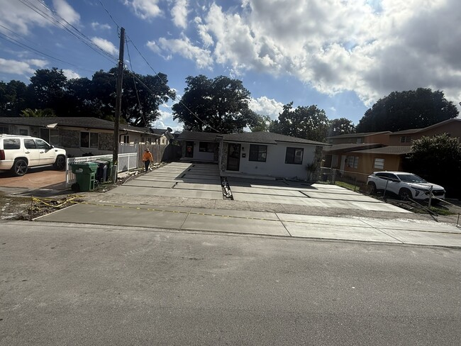 Building Photo - 7142 SW 22nd St