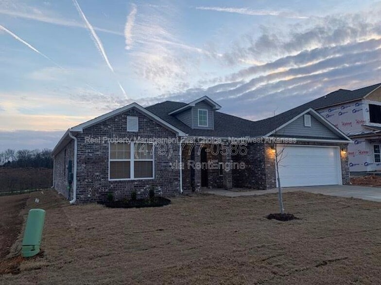 Building Photo - 4205 SW Lenox Ave