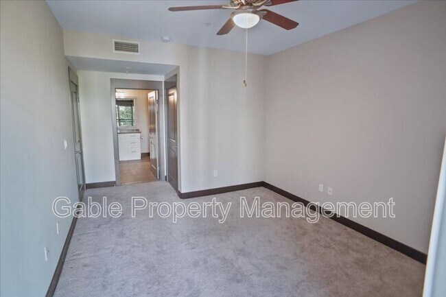 Building Photo - 24595 Town Center Dr